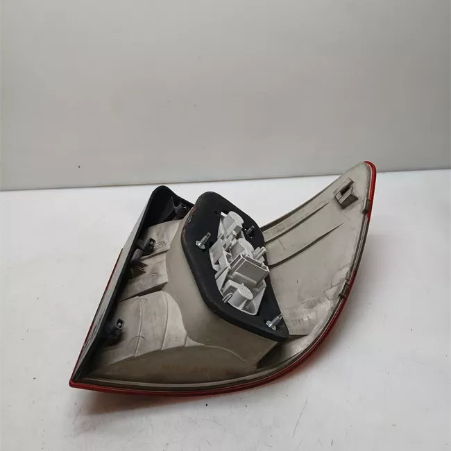 Fanale posteriore parte esterno sinistro Sport