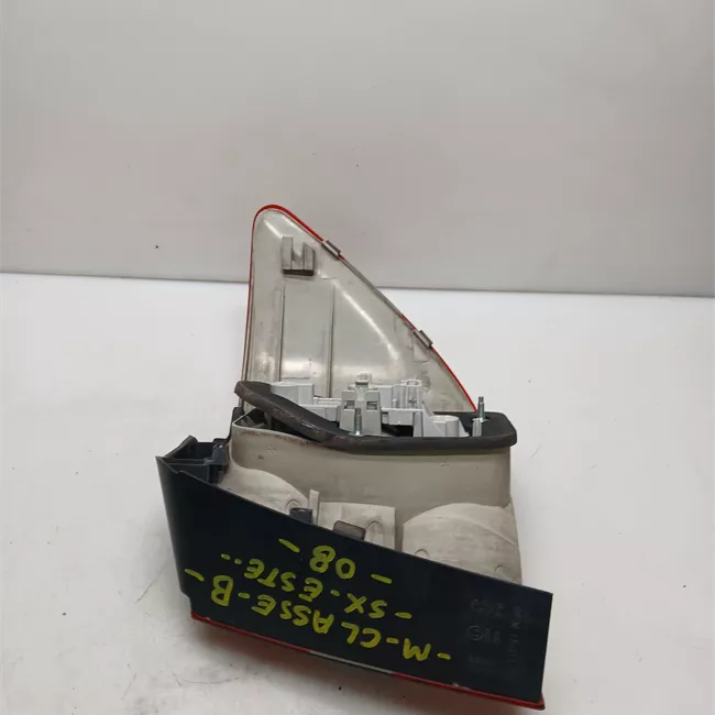 Fanale posteriore parte esterno sinistro Sport