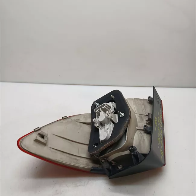 Fanale posteriore parte esterno sinistro Sport