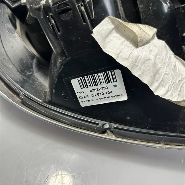 Fanale posteriore destro con modanatura cromata