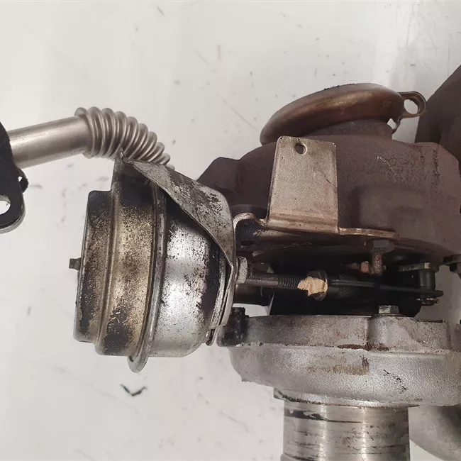 Turbocompressore con collettore scarico