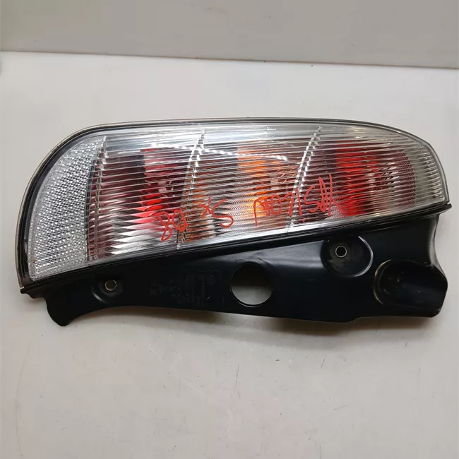 Fanale posteriore sinistro