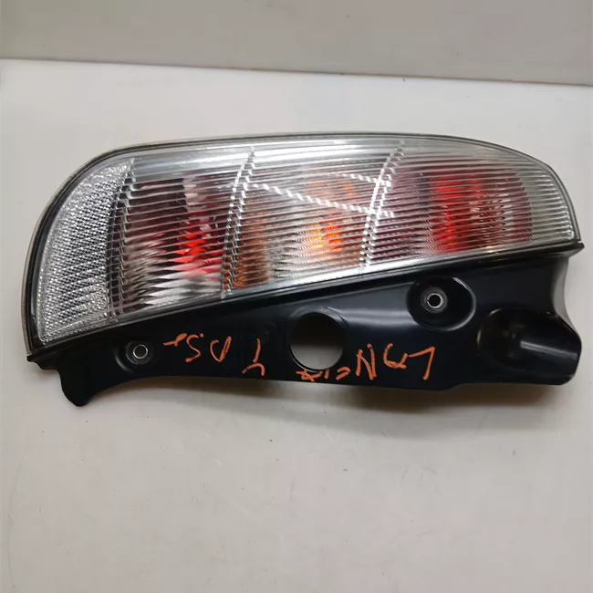 Fanale posteriore sinistro