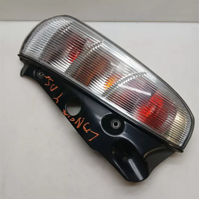 Fanale posteriore sinistro