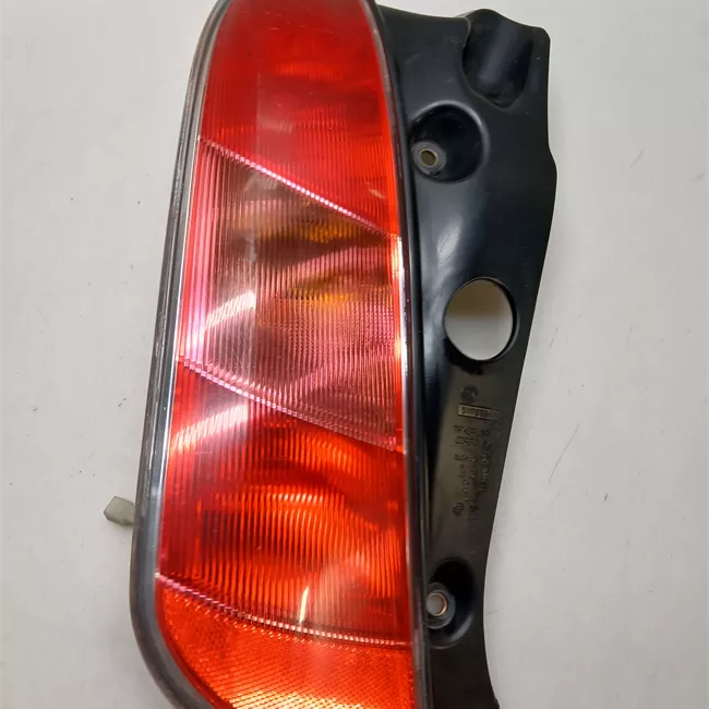 Fanale posteriore sinistro