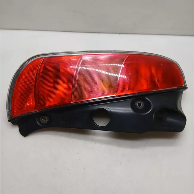 Fanale posteriore sinistro