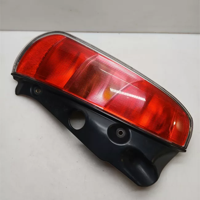 Fanale posteriore sinistro