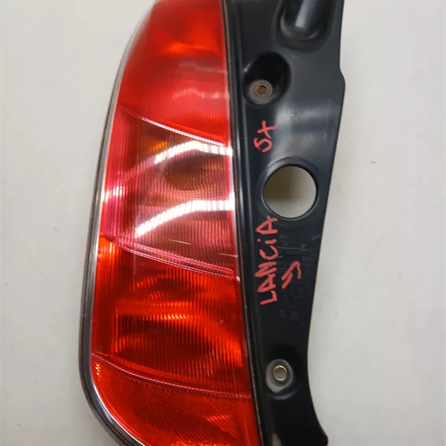 Fanale posteriore sinistro