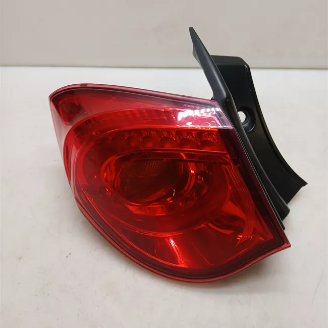 Fanale posteriore parte esterno sinistro