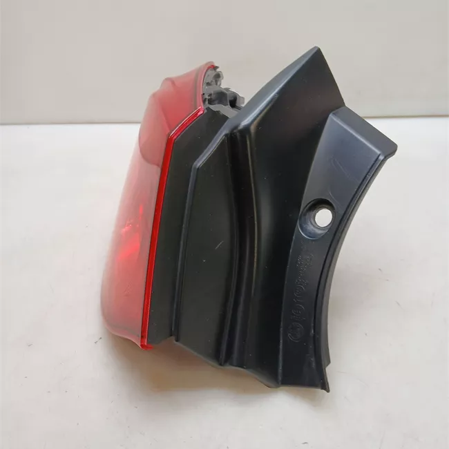 Fanale posteriore parte esterno sinistro