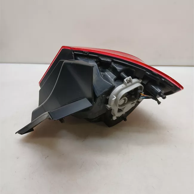 Fanale posteriore parte esterno sinistro