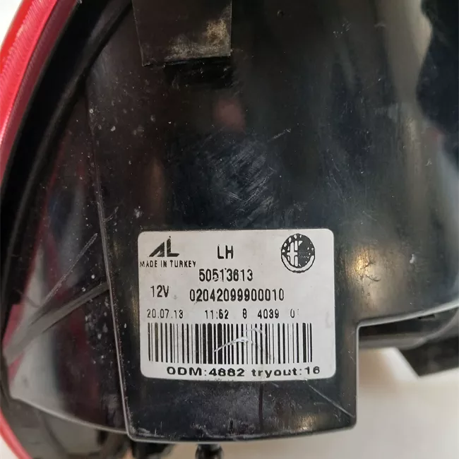 Fanale posteriore parte esterno sinistro