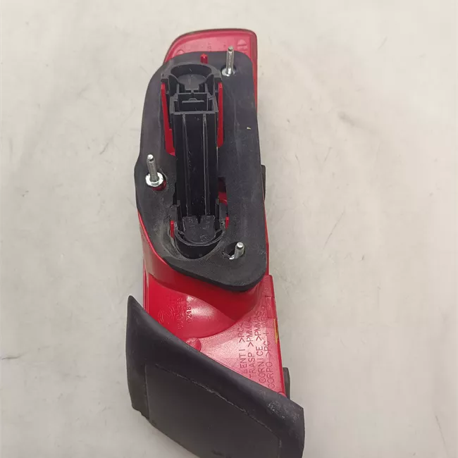 Fanale posteriore parte esterno sinistro