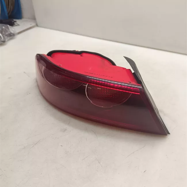 Fanale posteriore parte esterno sinistro