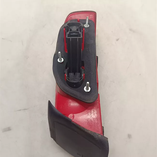 Fanale posteriore parte esterno sinistro