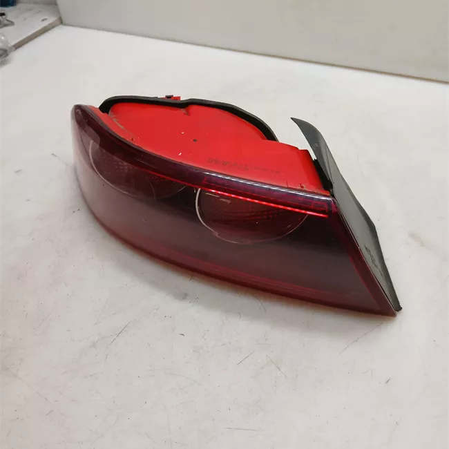 Fanale posteriore parte esterno sinistro