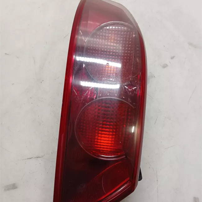 Fanale posteriore parte esterno sinistro