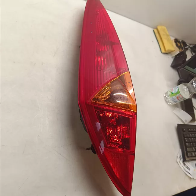 Fanale posteriore sinistro