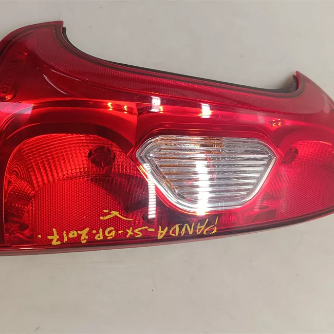 Fanale posteriore sinistro