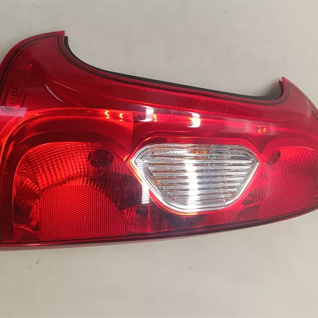 Fanale posteriore sinistro