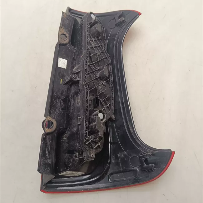 Fanale posteriore sinistro