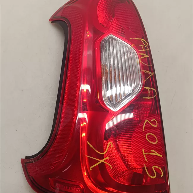 Fanale posteriore sinistro