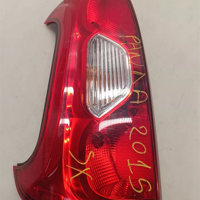 Fanale posteriore sinistro