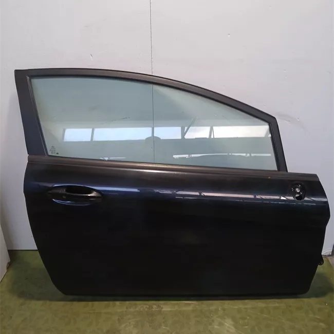 Porta anteriore destra