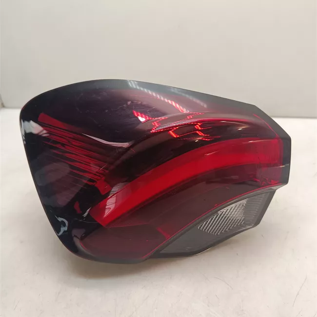 Fanale posteriore parte esterno sinistro Led