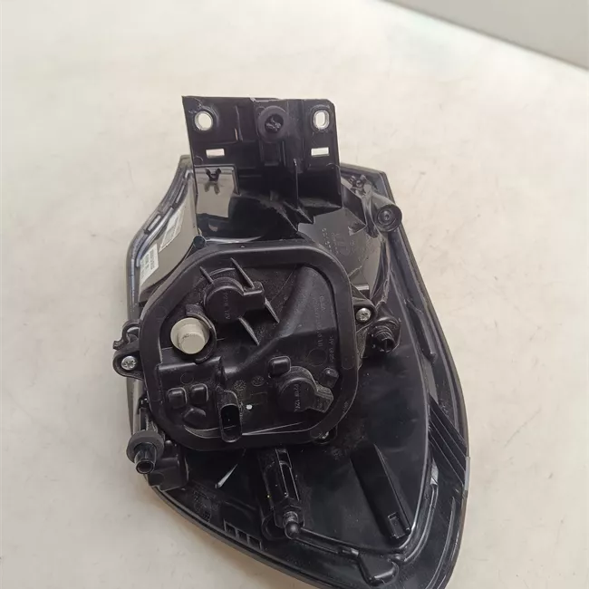 Fanale posteriore parte esterno sinistro Led