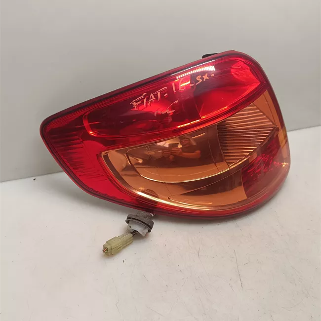 Fanale posteriore sinistro