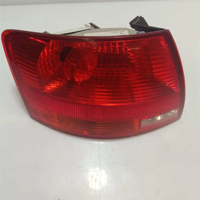 Fanale posteriore parte esterno sinistro