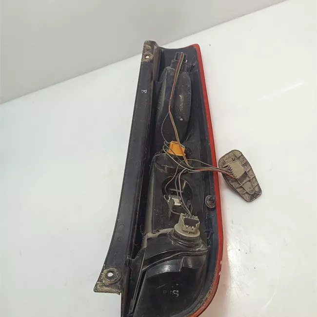 Fanale posteriore sinistro