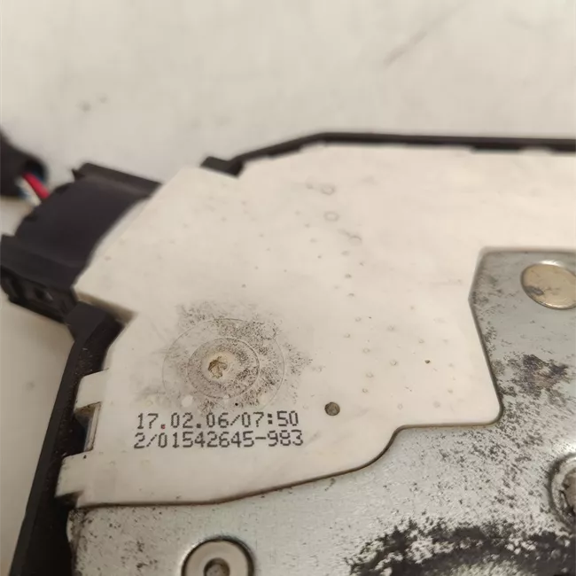 Serratura porta anteriore destra con impianto antifurto