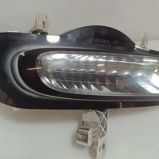 Proiettore fendinebbia destro