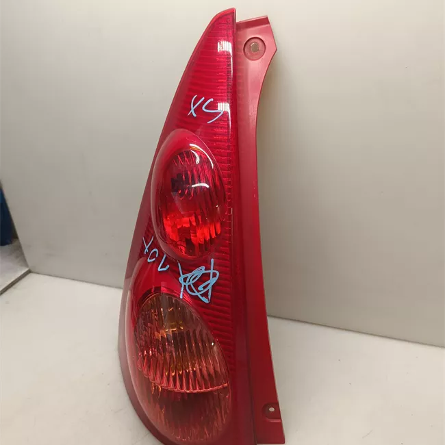 Fanale posteriore sinistro