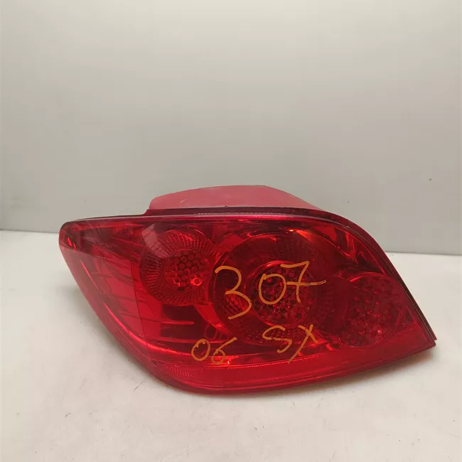 Fanale posteriore sinistro