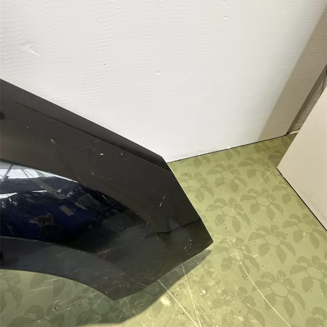 Parafango anteriore destro