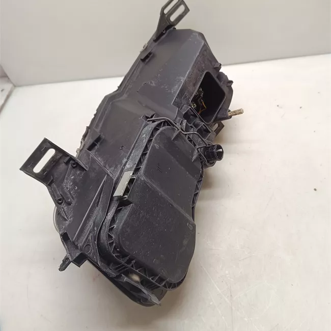 Proiettore destro Fendinebbia