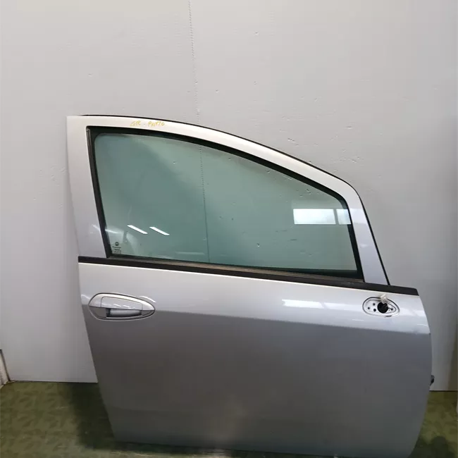 Porta anteriore destra