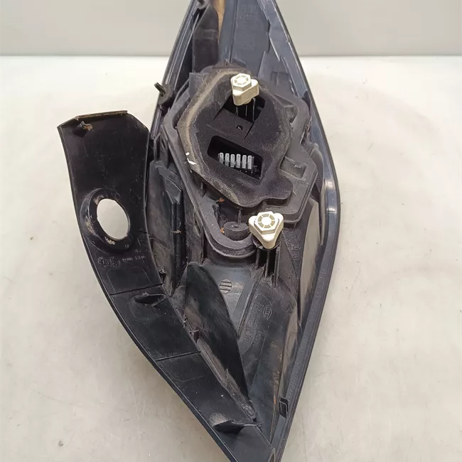 Fanale posteriore sinistro