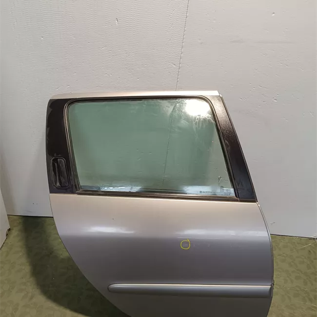 Porta posteriore destra