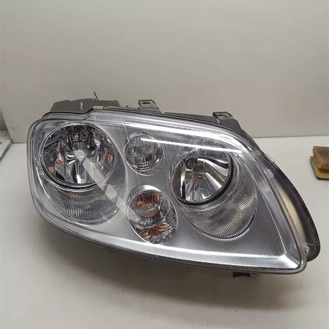 Proiettore destro t.1T6080001>. Cromo