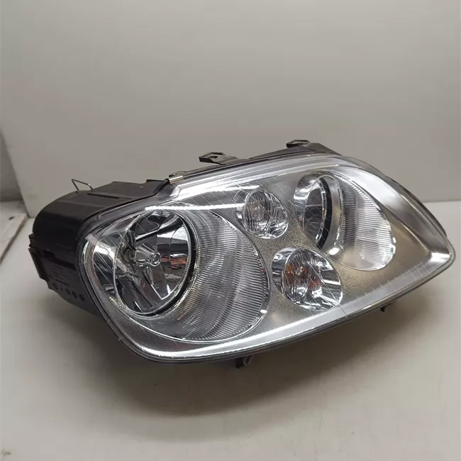 Proiettore destro t.1T6080001>. Cromo