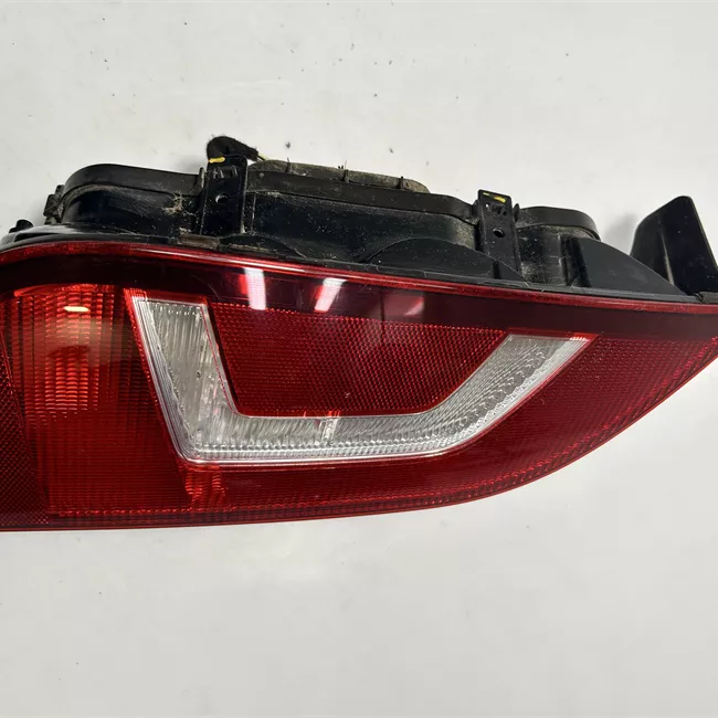 Fanale posteriore sinistro