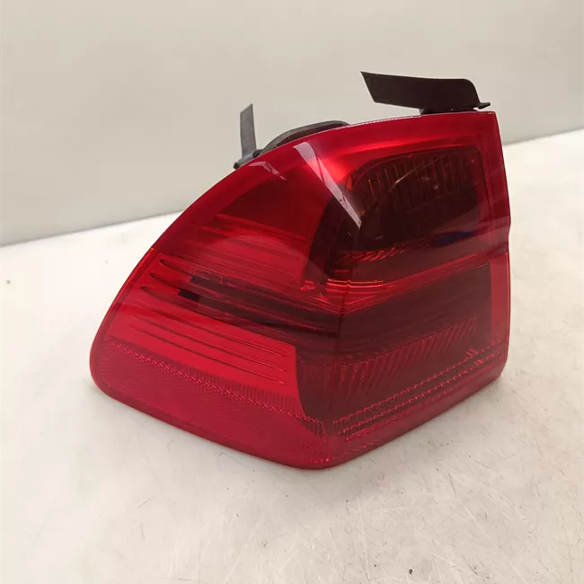 Fanale posteriore parte esterno sinistro