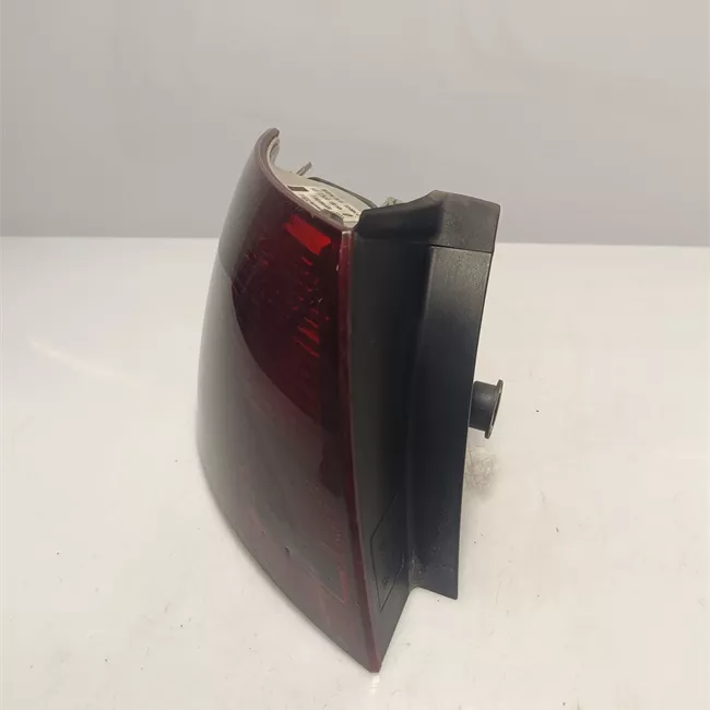 Fanale posteriore parte esterno sinistro