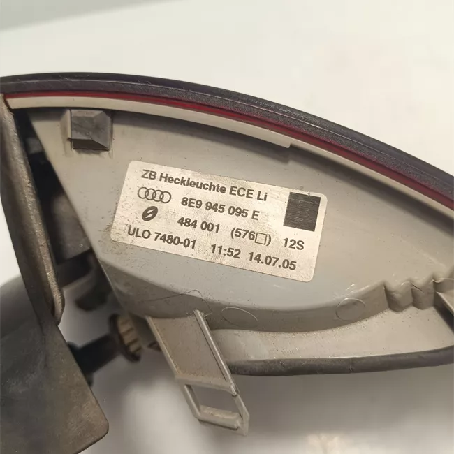 Fanale posteriore parte esterno sinistro