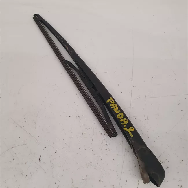 Braccio con spazzola tergilunotto