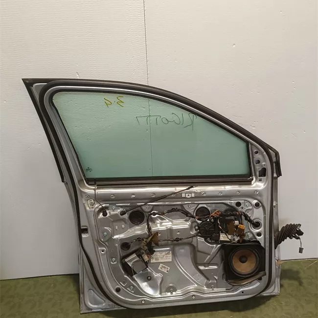 Porta anteriore sinistra